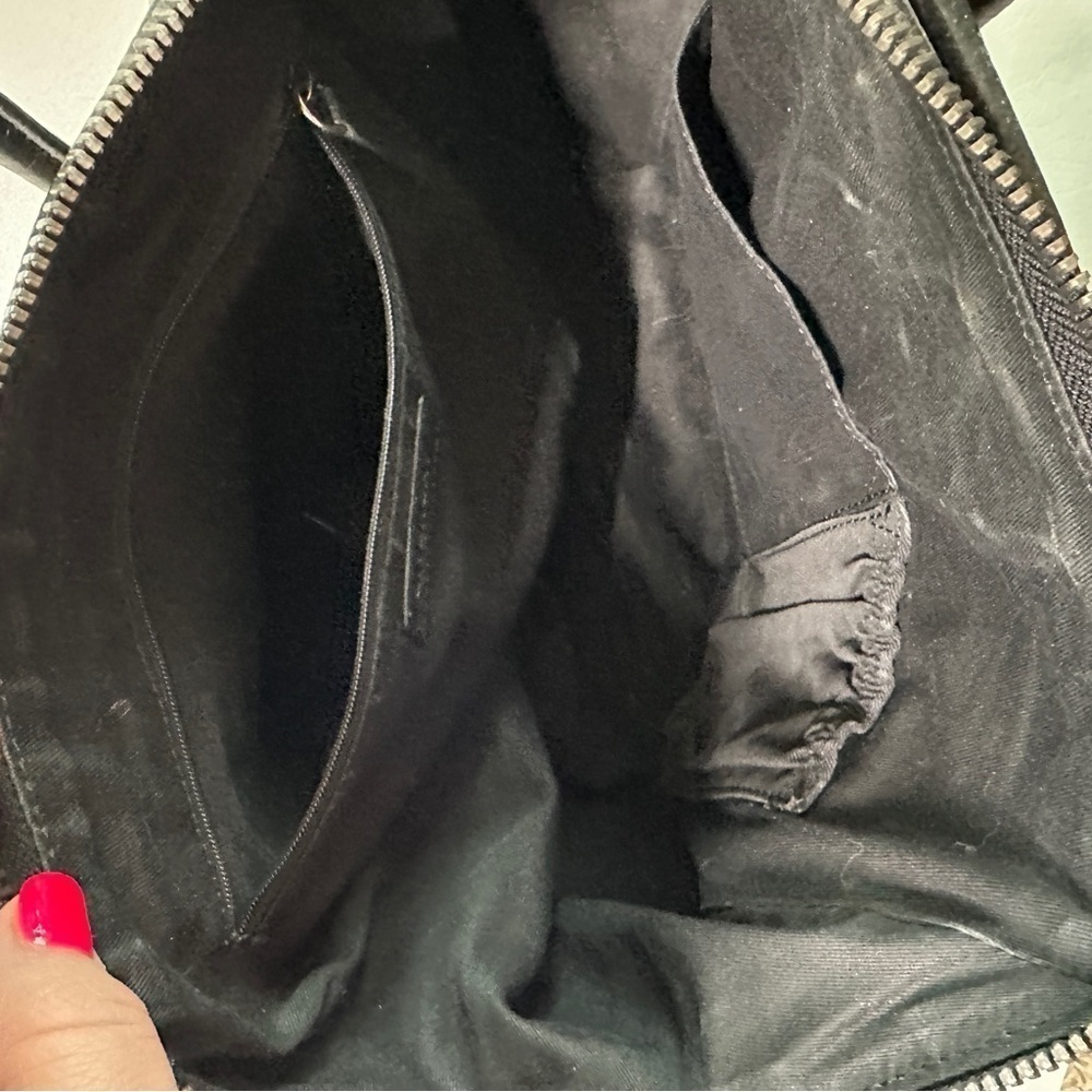 Vintage Givenchy Black Leather Croc Embossed Antigona Bag - Picture 6 of 14
